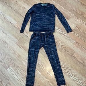 Cuddl Duds Kids Two-Piece thermal layering set Black w/ Heathered Gray Sz M